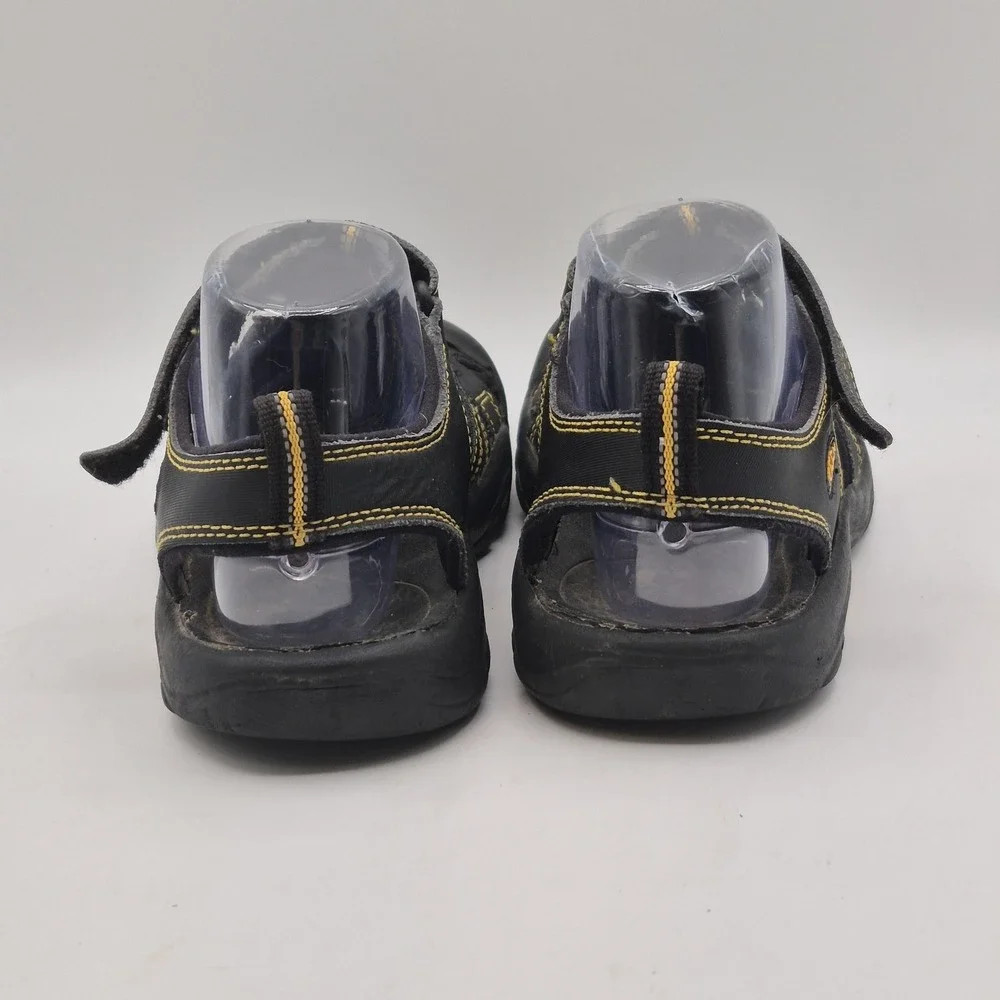 KEEN Sandals Shoes Teens Size 3 Black Closed Toe Water Hiking Outdoor Bungee